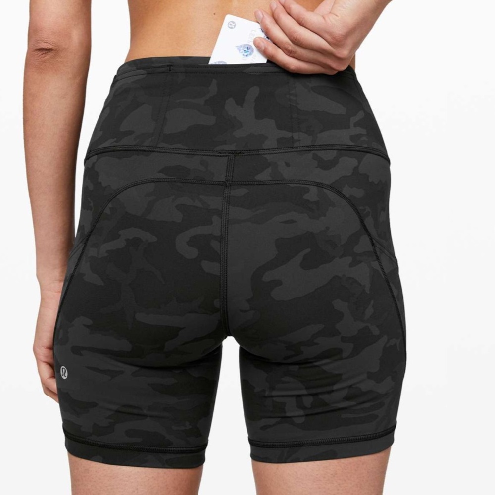 Lululemon 6 inch fast and free shorts, black gray camo, size 8